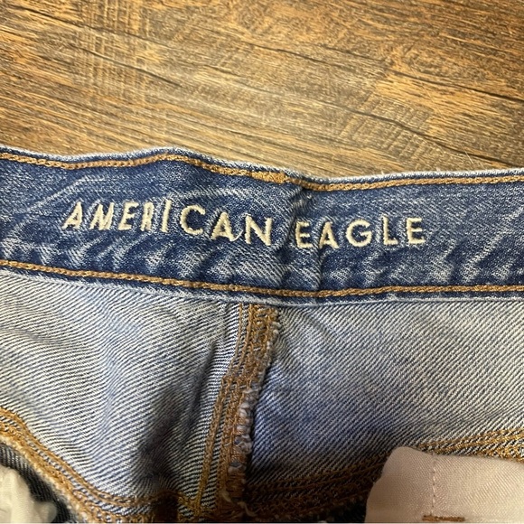 American Eagle 90s Slim Boyfriend Jeans Womens 6 LONG Hi Rise Distressed Denim - Picture 3 of 10